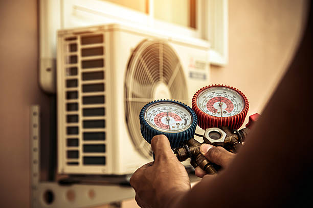 Professional Hvac technician working in Milton, FL